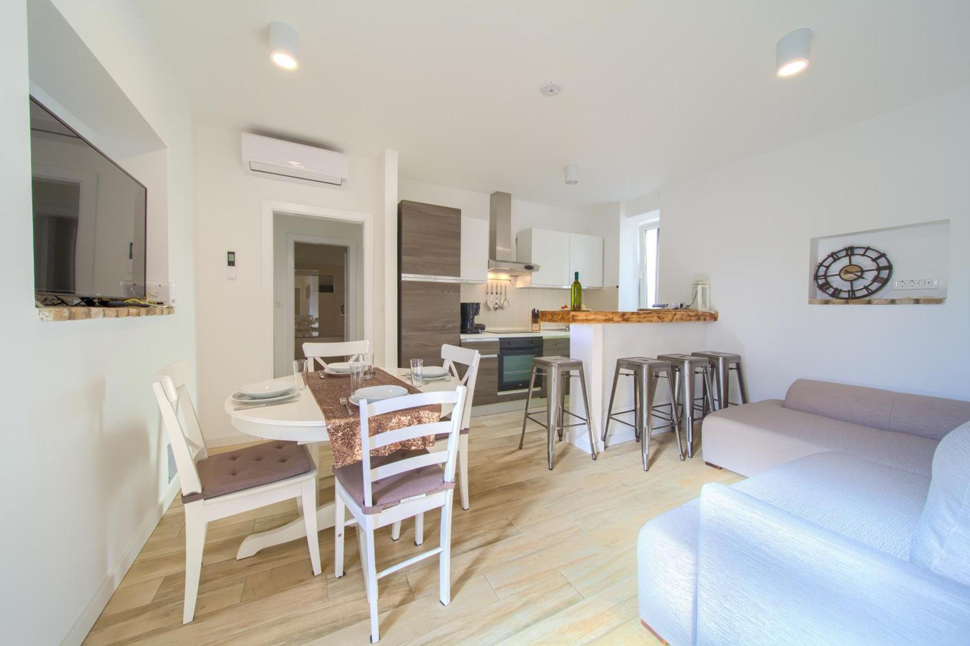 Apartment Old Town Mariolina คิร์ก ภายนอก รูปภาพ