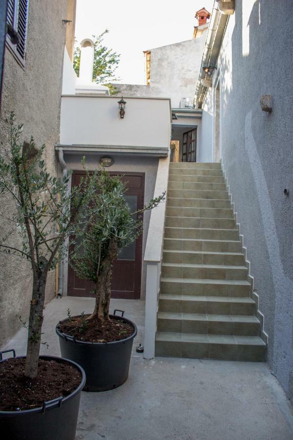 Apartment Old Town Mariolina คิร์ก ภายนอก รูปภาพ